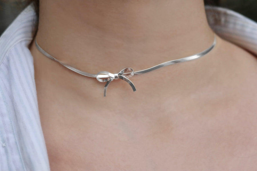 Silver Bow Choker